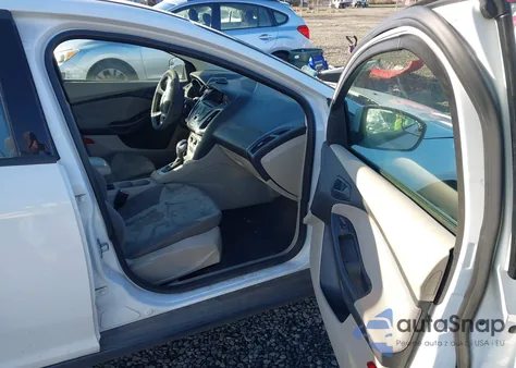 2012 Ford Focus Se z USA, uszkodzony, nr VIN 1FAHP3F21CL151057